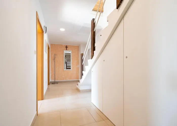 度假居 House With A Parking Space - 11744 扎达尔