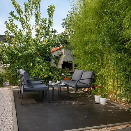 House With A Parking Space - 11744 * Zara