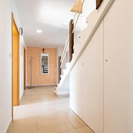 Prázdninový dům House With A Parking Space - 11744 Zadar