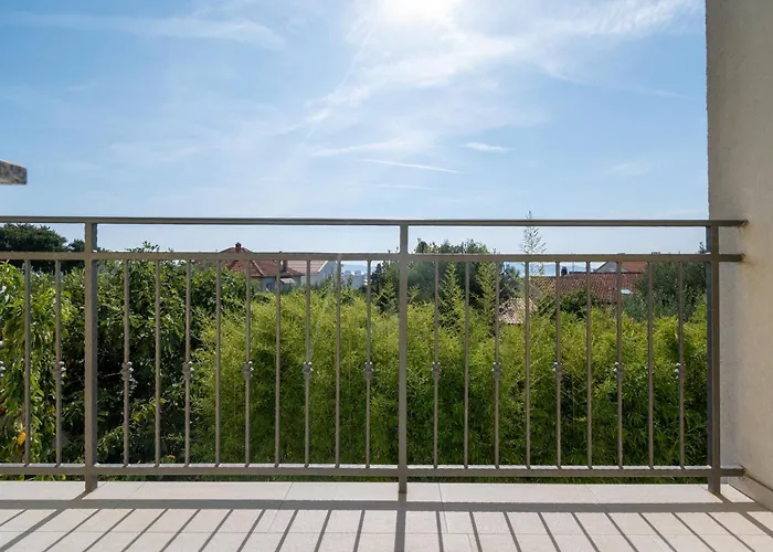House With A Parking Space - 11744 Vakantiehuis *